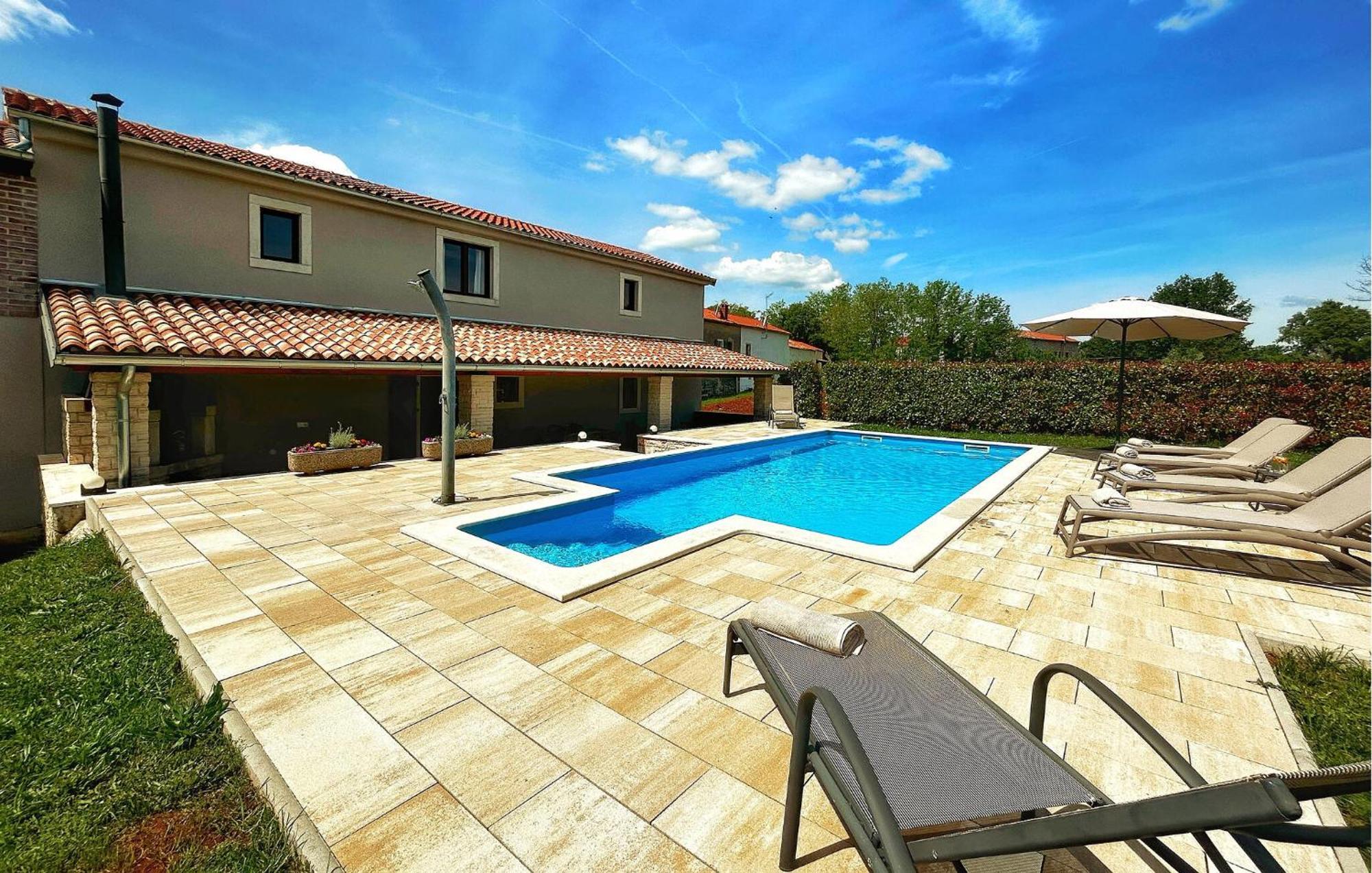 Hébergement de vacances 3 Bedroom Lovely In